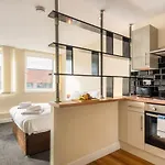 Modern & Bright Budget Studio In Central Doncaster