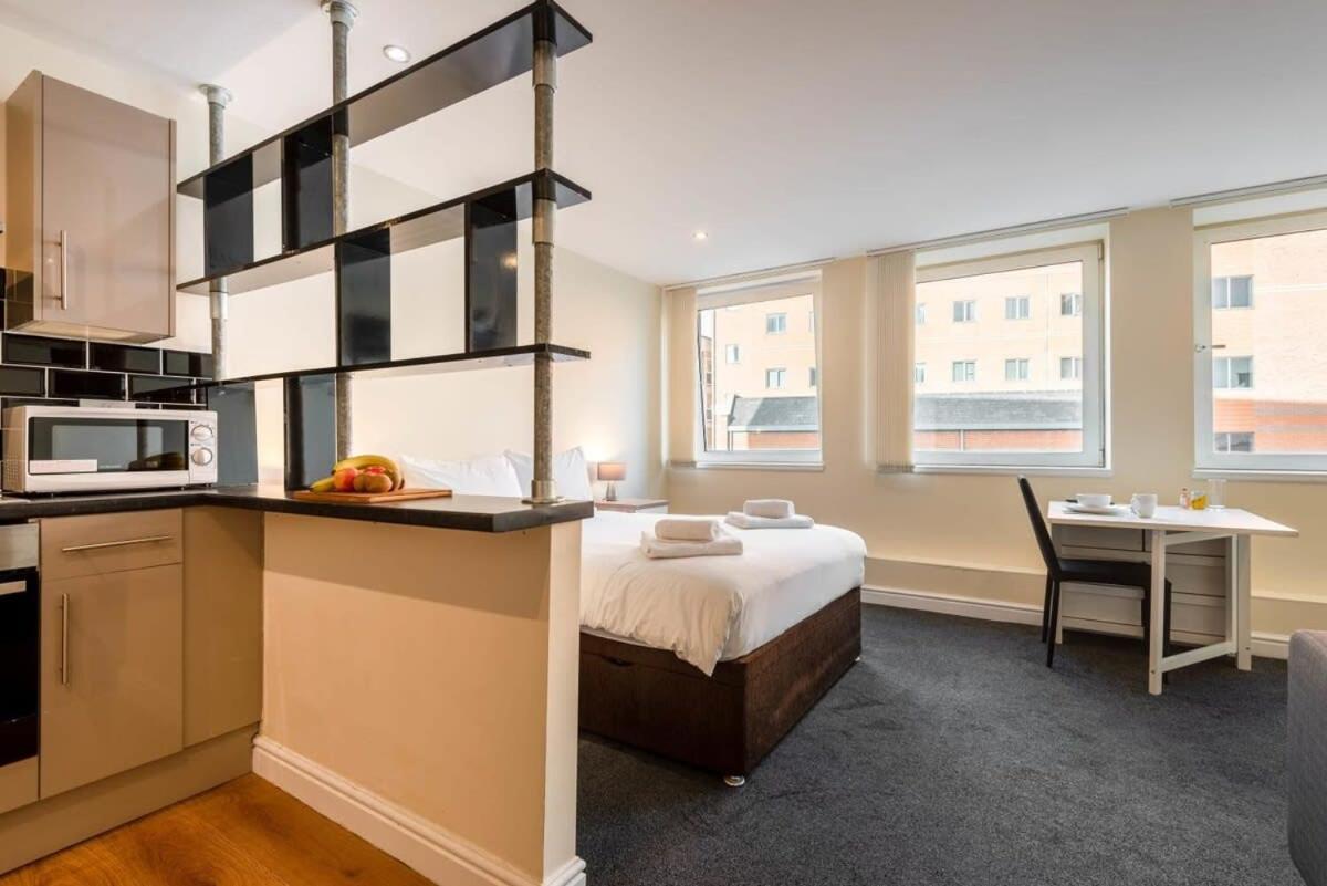 Apartment Modern & Bright Budget Studio In Central Doncaster