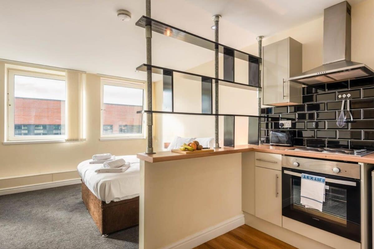 Modern & Bright Budget Studio In Central Apartment Doncaster