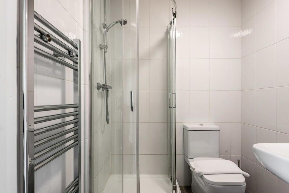 Modern & Bright Budget Studio In Central Doncaster