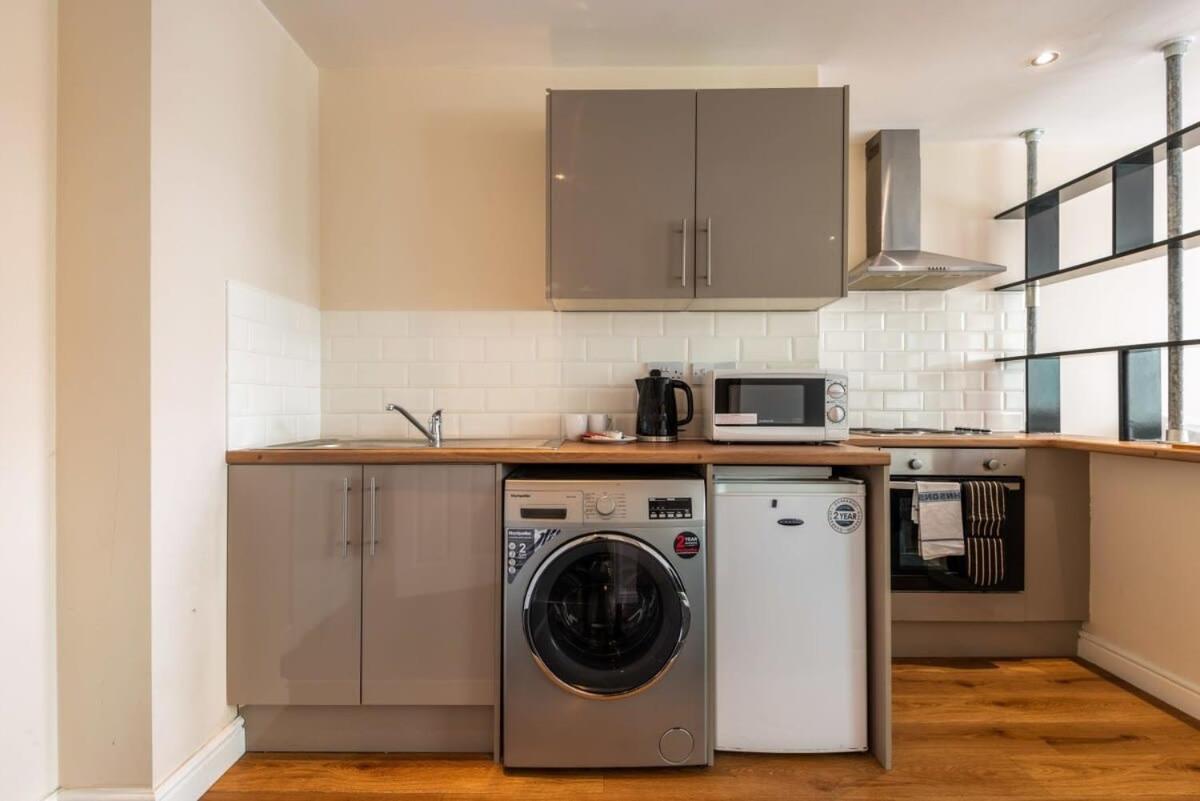 Apartment Modern & Bright Budget Studio In Central *