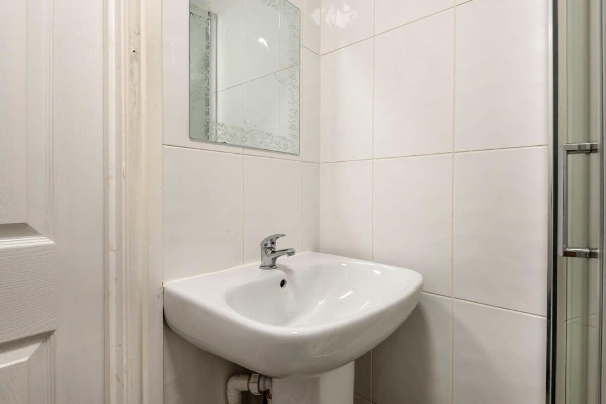 Apartment Modern & Bright Budget Studio In Central Doncaster