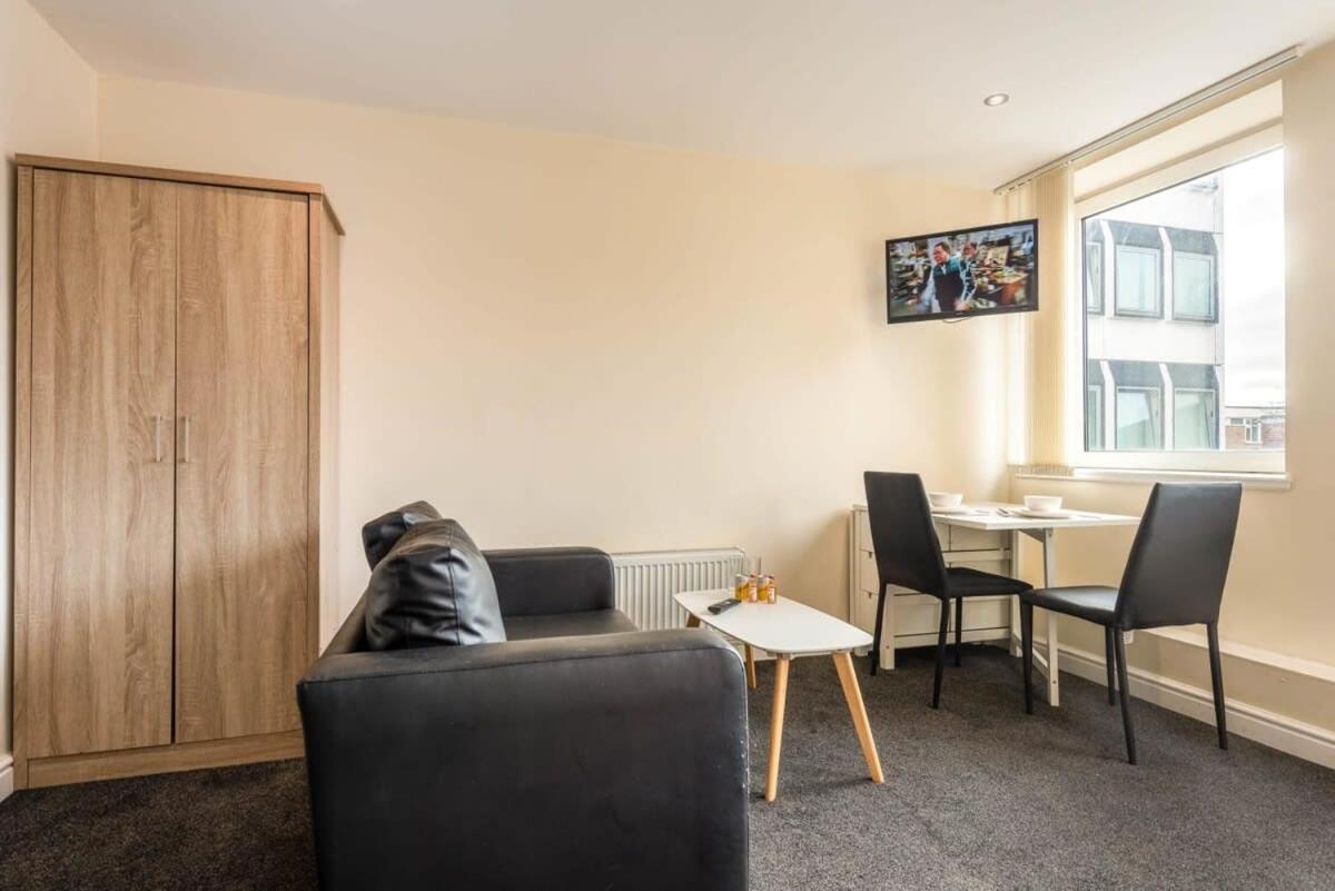 Apartment Modern & Bright Budget Studio In Central Doncaster